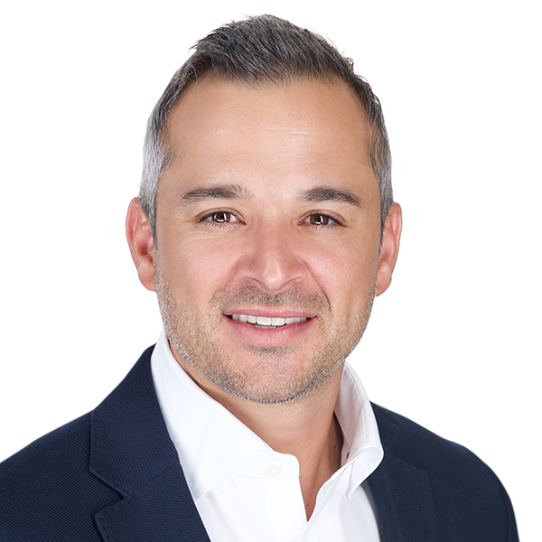 Headshot of Gio Onate